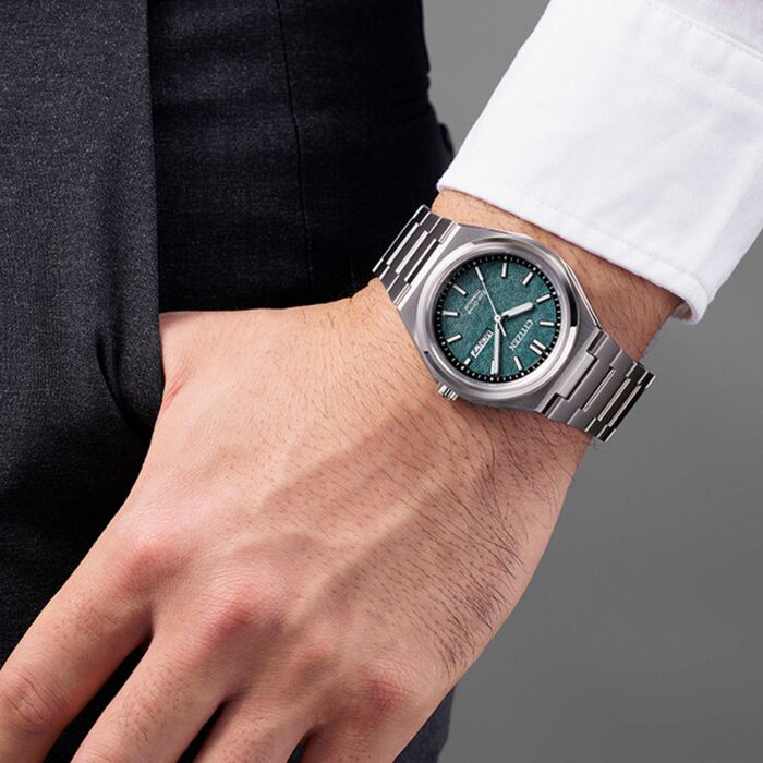 citizen 海外限定モデル AW0130-85X チタン エコドライブ Citizen Eco-Drive Super Titanium Sapphire Men's Watch AW0130-85X