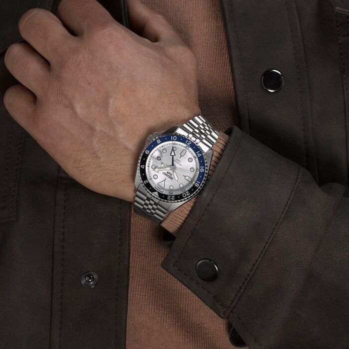 Seiko 5 sports white dial on sale