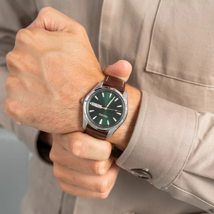 Seiko Classic Quartz Sapphire Green Dial Mens Watch SUR449P1