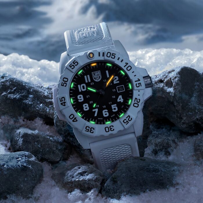 美品 LUMINOX WHITEOUT Navy Seals Luminox Navy Seal-White – WatchWorks